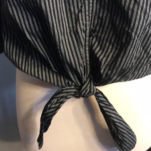 NWOT Black Gray pinstripe blouse with ties XS rare - Picture 3 of 8